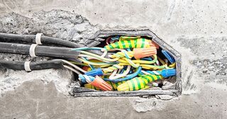 Ремонт электропроводки в Тихвине в октябре