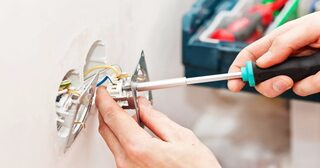 Электромонтажные работы в Тихвине от Мастер24 — электромонтаж под ключ, цены от 1748 руб., заказать услуги