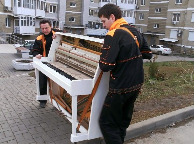 Перевозка пианино и рояля в Тихвине — цена от 874 руб., грузчики, упаковка — Мастер24